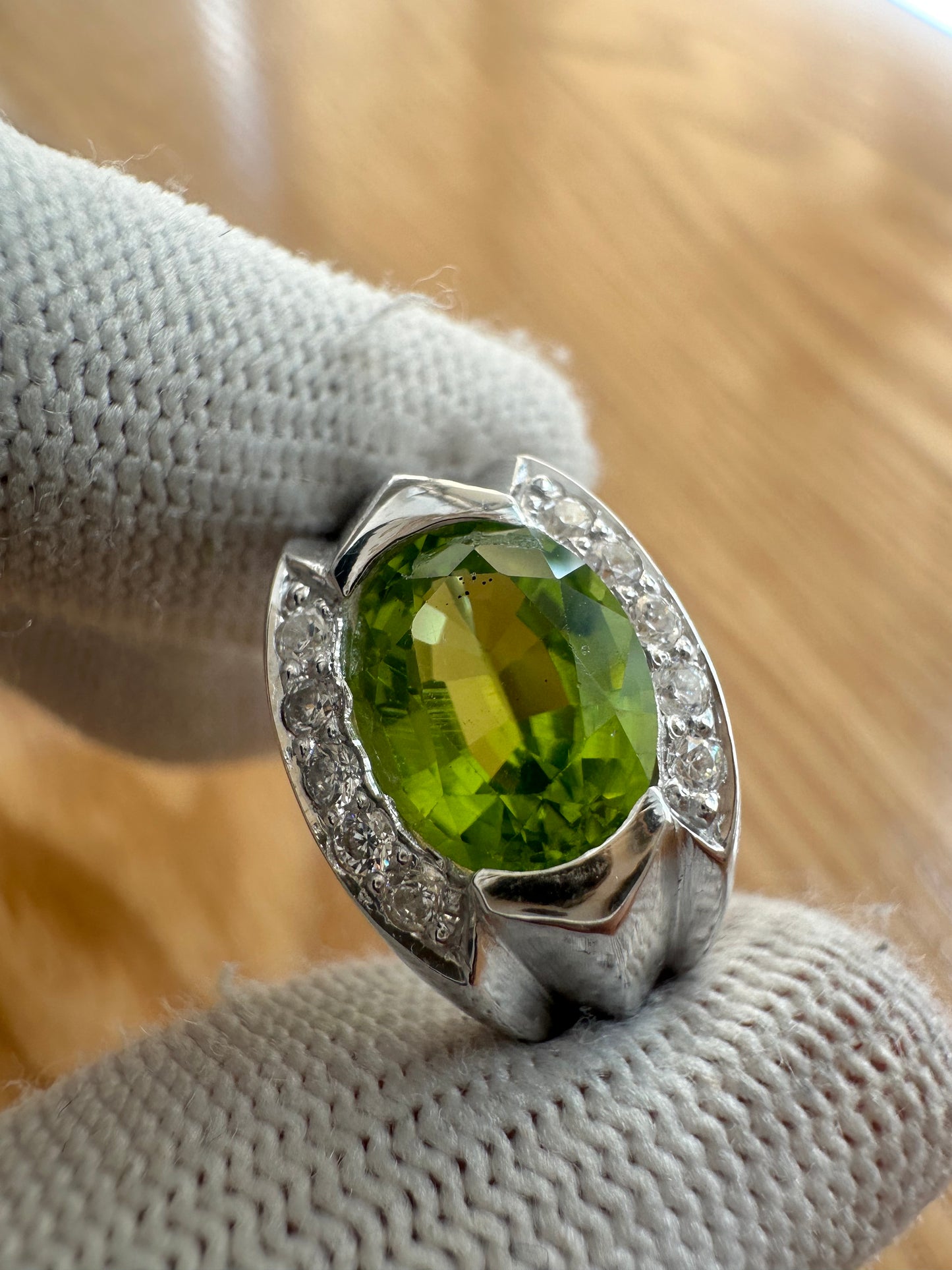 925 Sterling Silver Peridot Ring with Cubic Zirconia Accents – August Birthstone Elegance