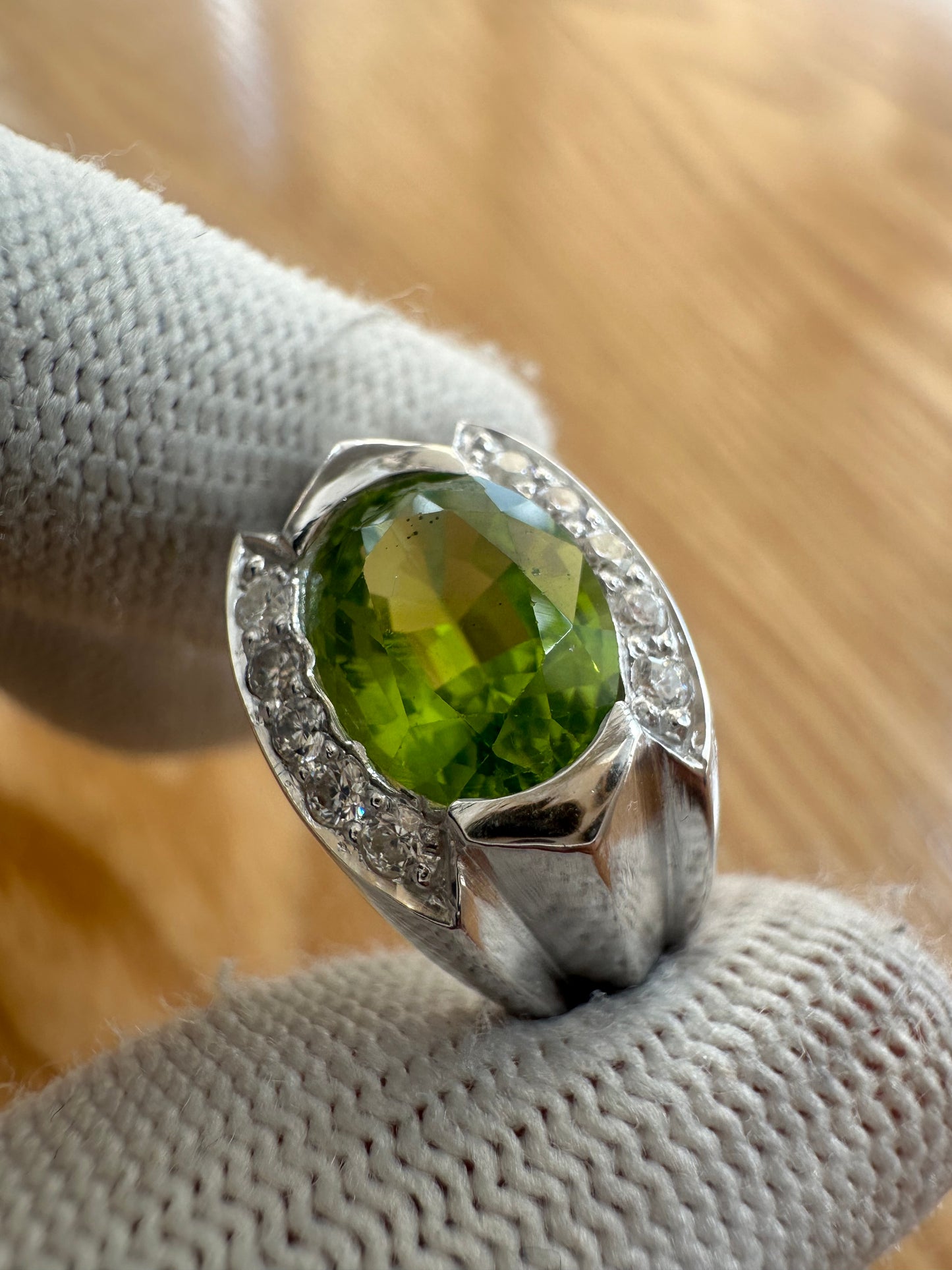 925 Sterling Silver Peridot Ring with Cubic Zirconia Accents – August Birthstone Elegance