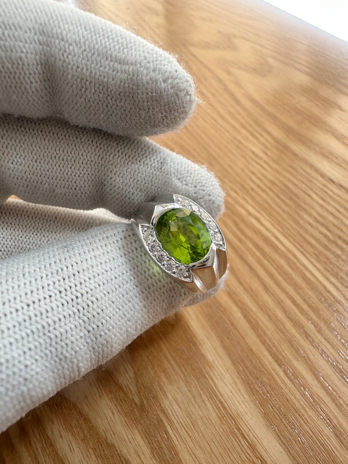 925 Sterling Silver Peridot Ring with Cubic Zirconia Accents – August Birthstone Elegance