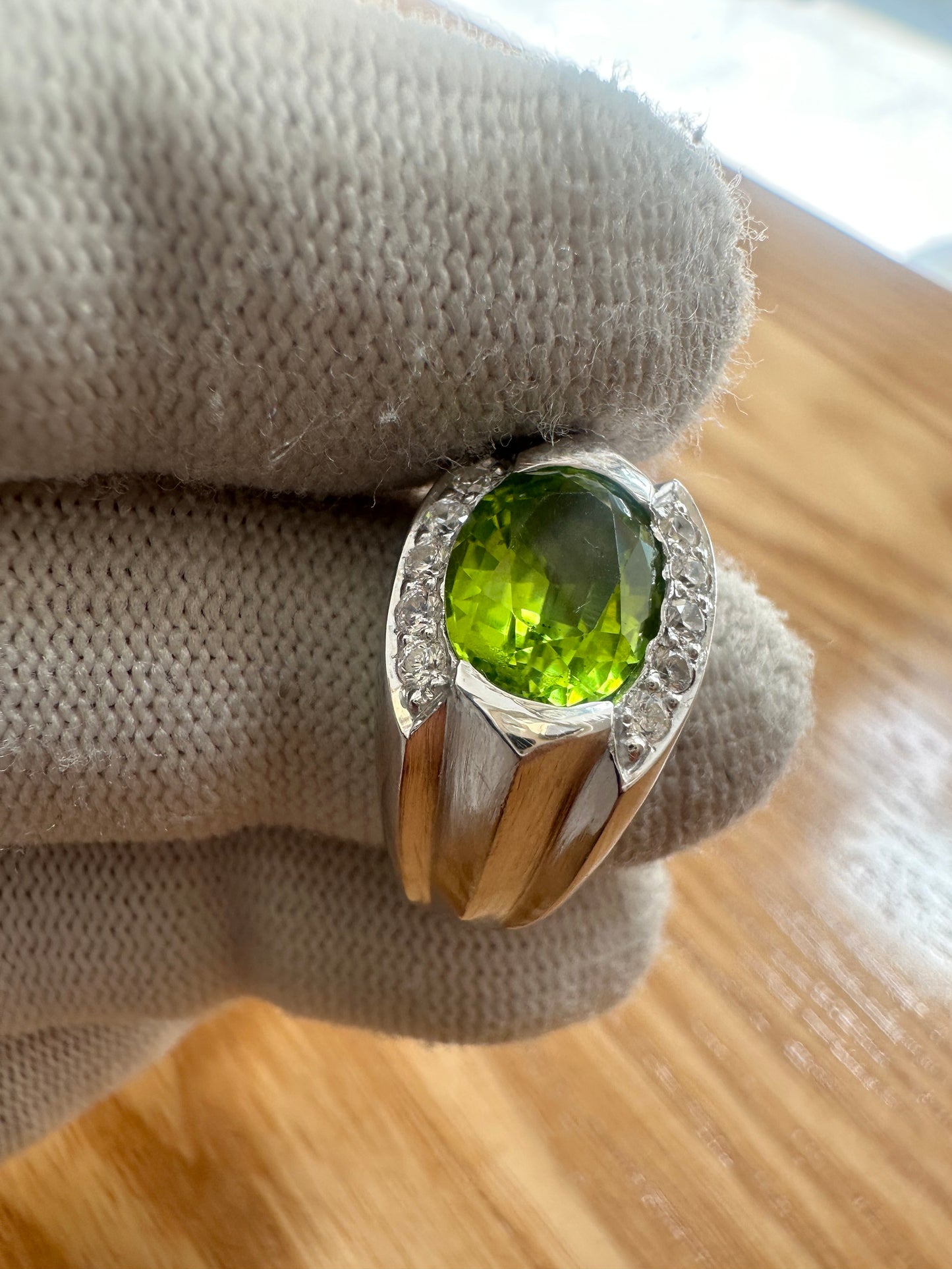 925 Sterling Silver Peridot Ring with Cubic Zirconia Accents – August Birthstone Elegance