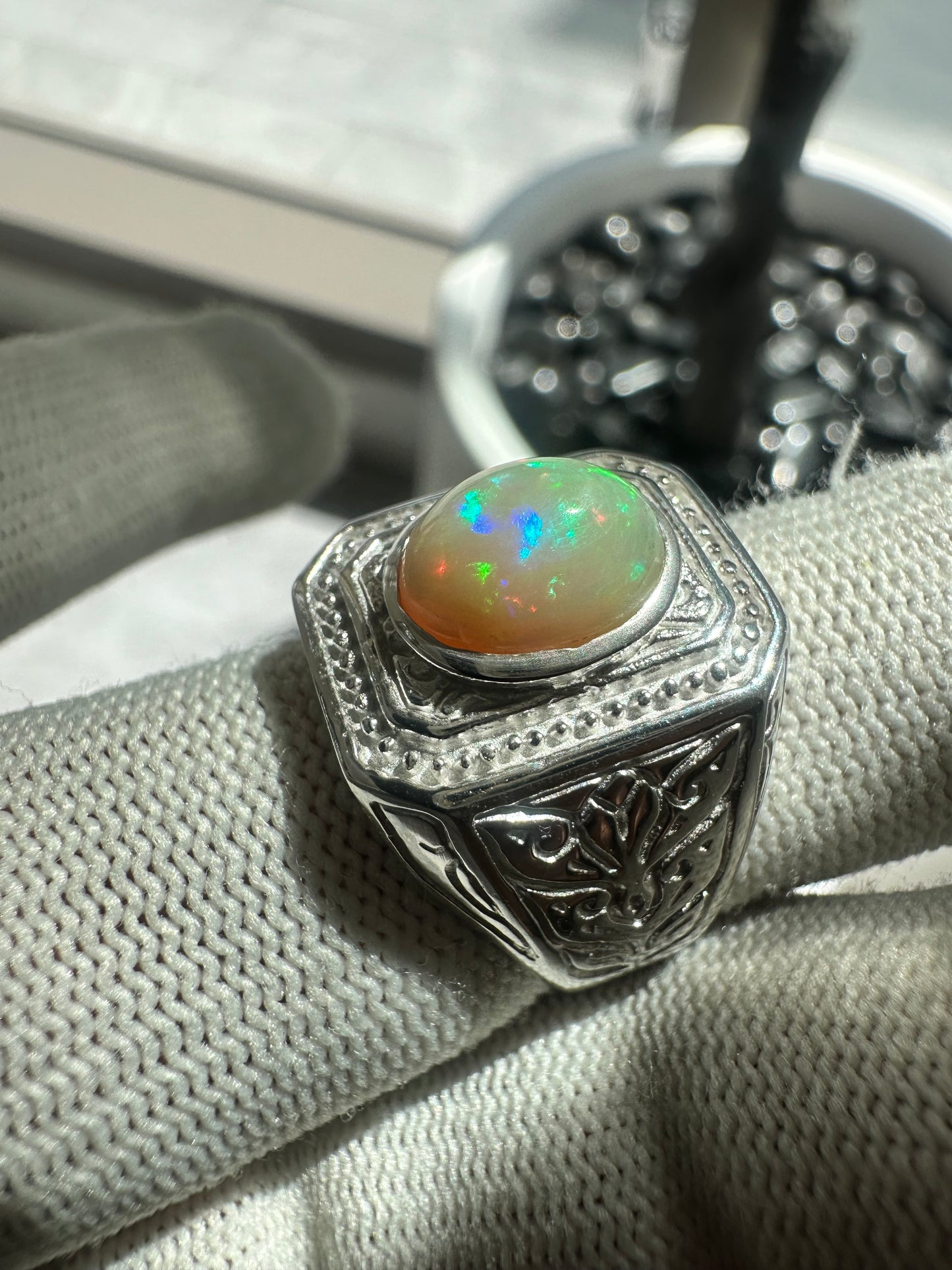 Men's 925 Silver Ring with Welo Ethiopian Opal Rhodium-Plated Elegance