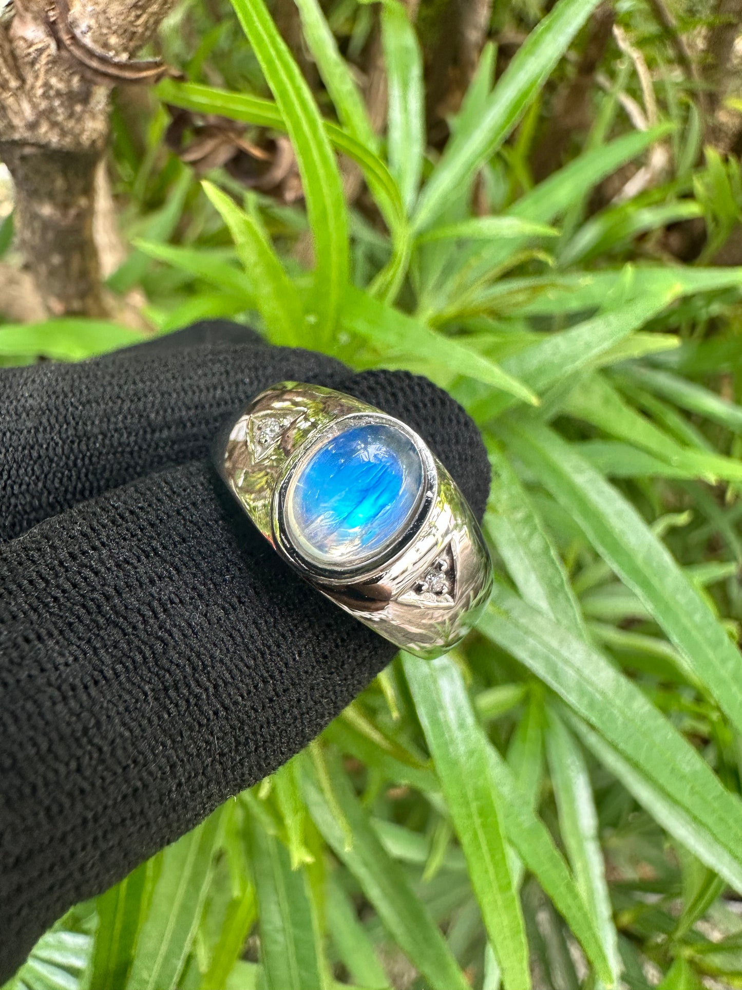 Shop this Men’s Blue Sheen Moonstone Ring in S925 silver – elegant June birthstone jewelry, perfect gift for birthdays, anniversaries & special occasions.