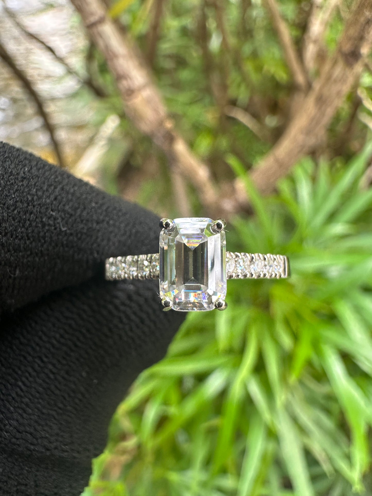 Elegant D-color moissanite engagement ring for women in 925 sterling silver, sparkling solitaire design, perfect for proposals, weddings, or special occasions.
