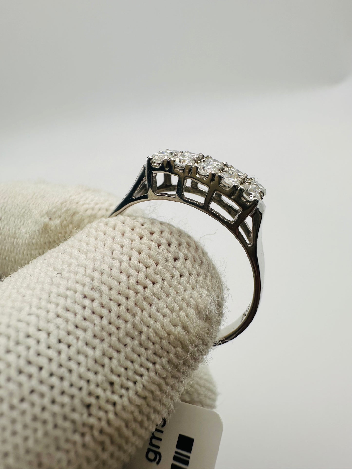 Dazzling Emerald Ring Rhodium Plated 925 Silver A Gift She'll Adore