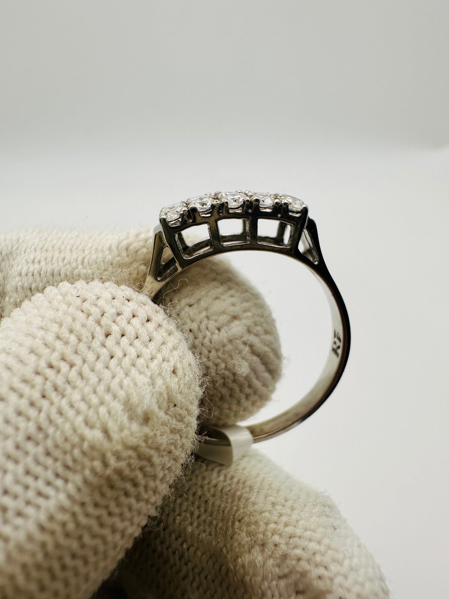 Dazzling Emerald Ring Rhodium Plated 925 Silver A Gift She'll Adore
