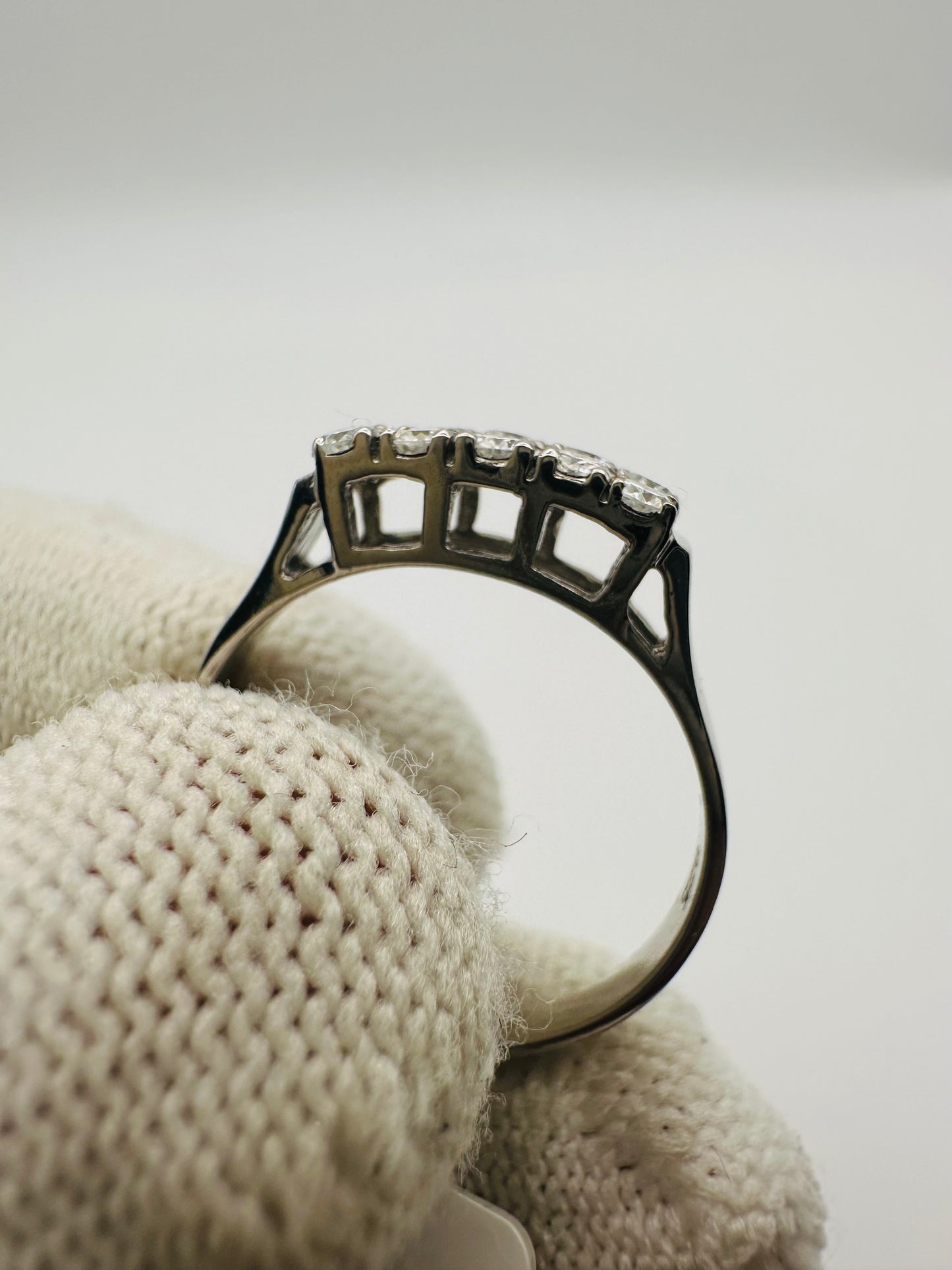 Dazzling Emerald Ring Rhodium Plated 925 Silver A Gift She'll Adore