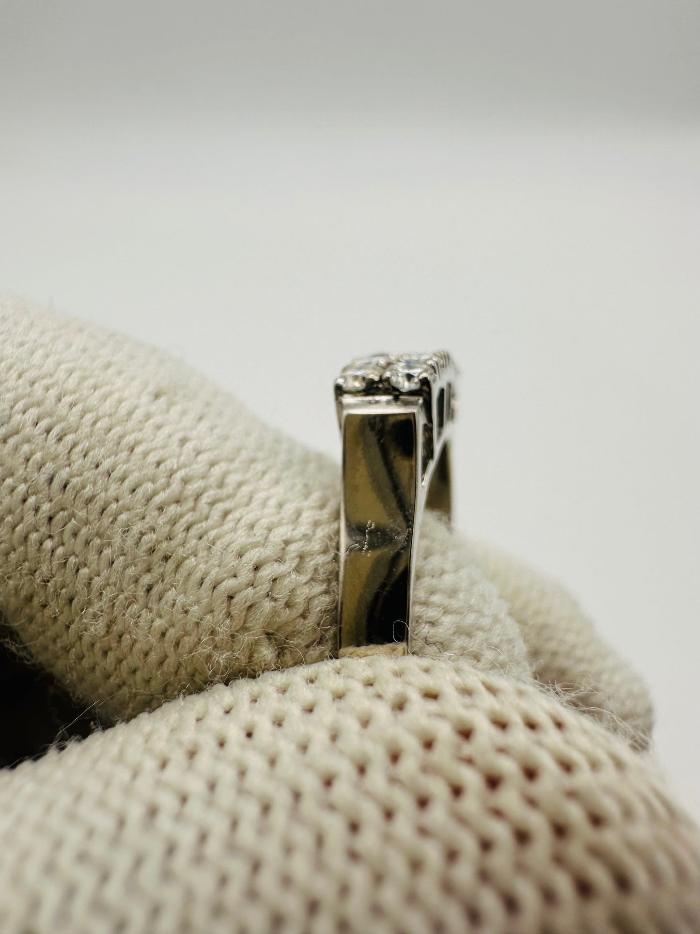 Dazzling Emerald Ring Rhodium Plated 925 Silver A Gift She'll Adore