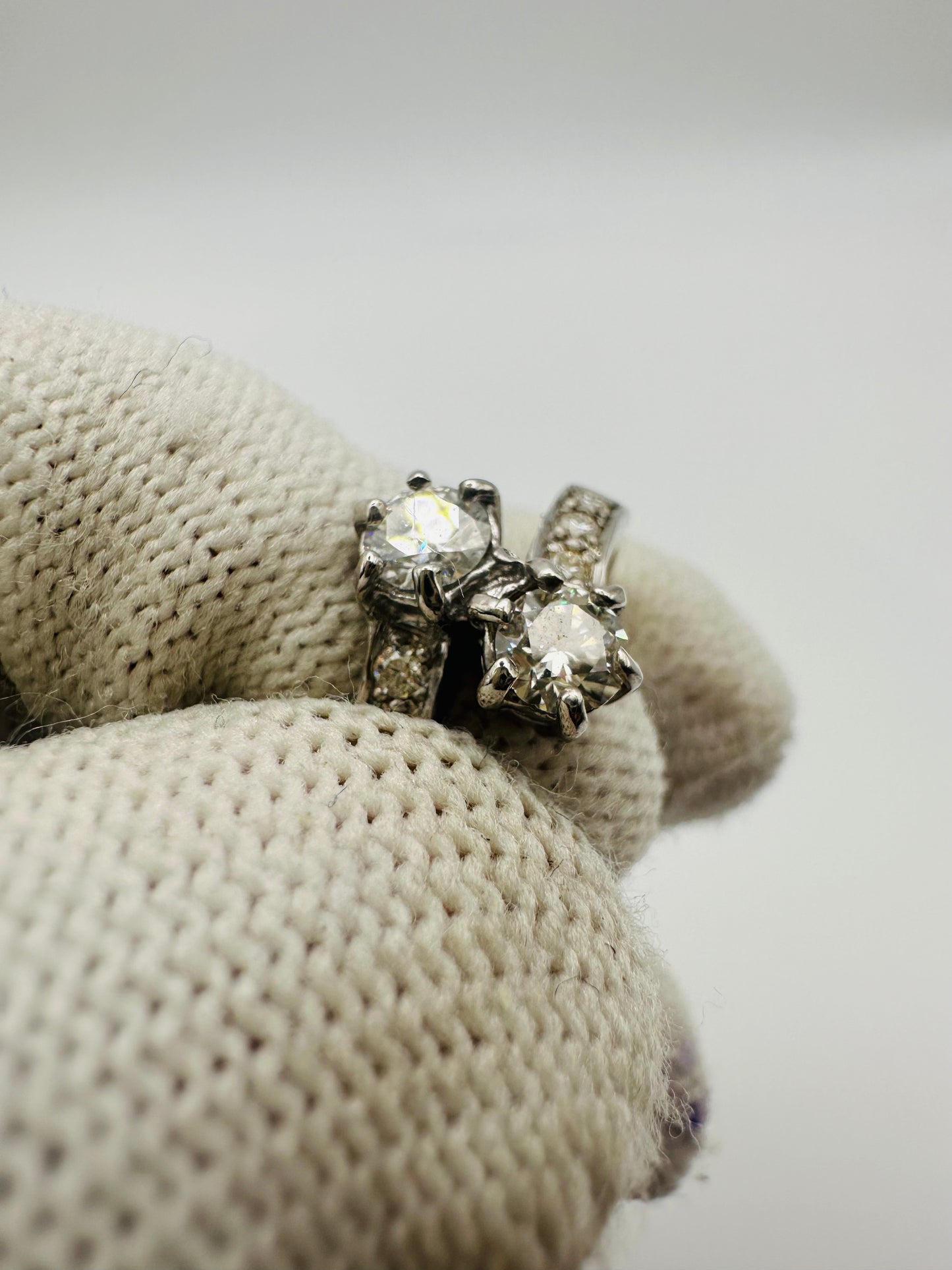 Stunning Moissanite Ring in Rhodium Plated 925 Silver