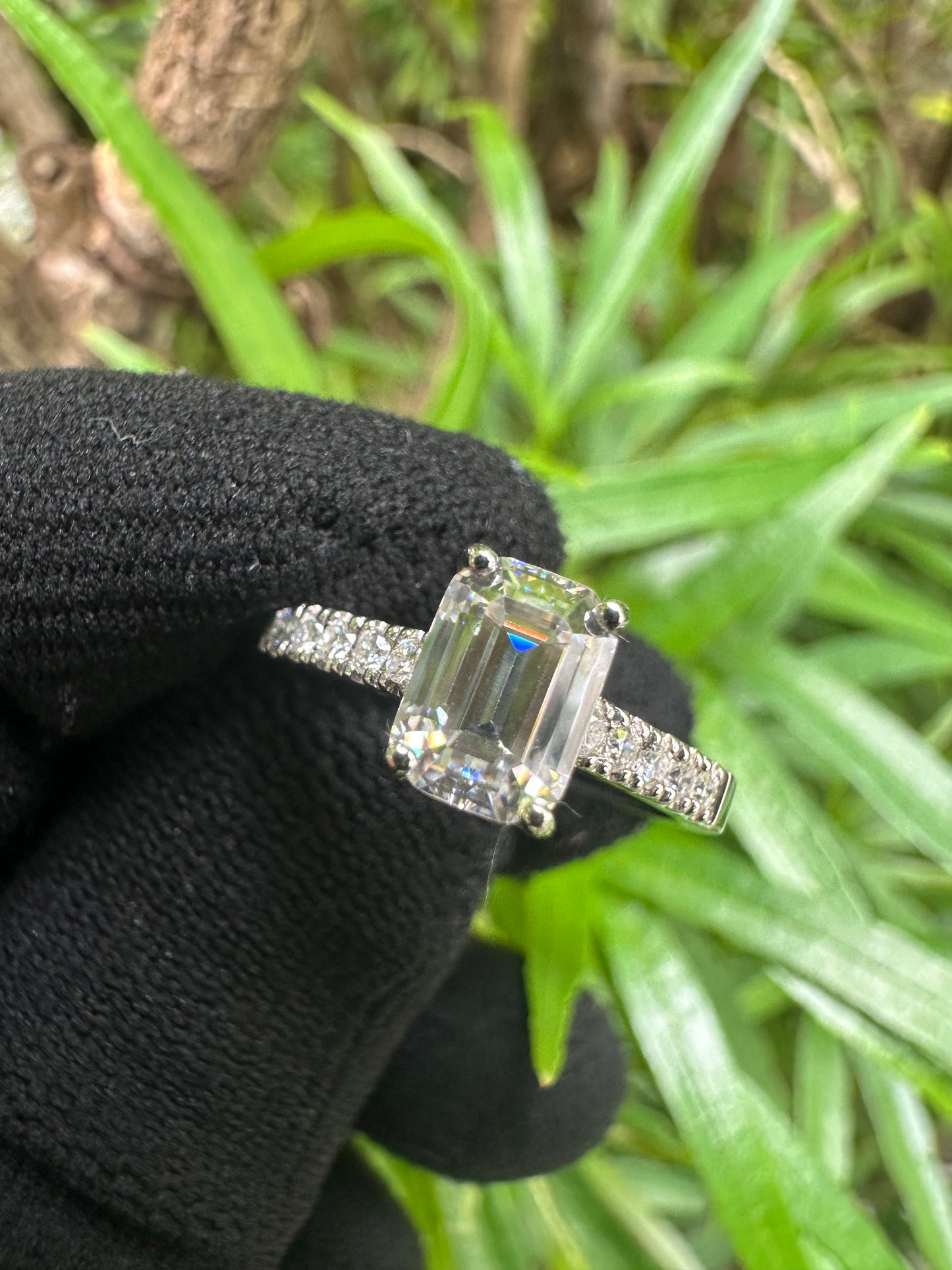 Elegant D-color moissanite engagement ring for women in 925 sterling silver, sparkling solitaire design, perfect for proposals, weddings, or special occasions.