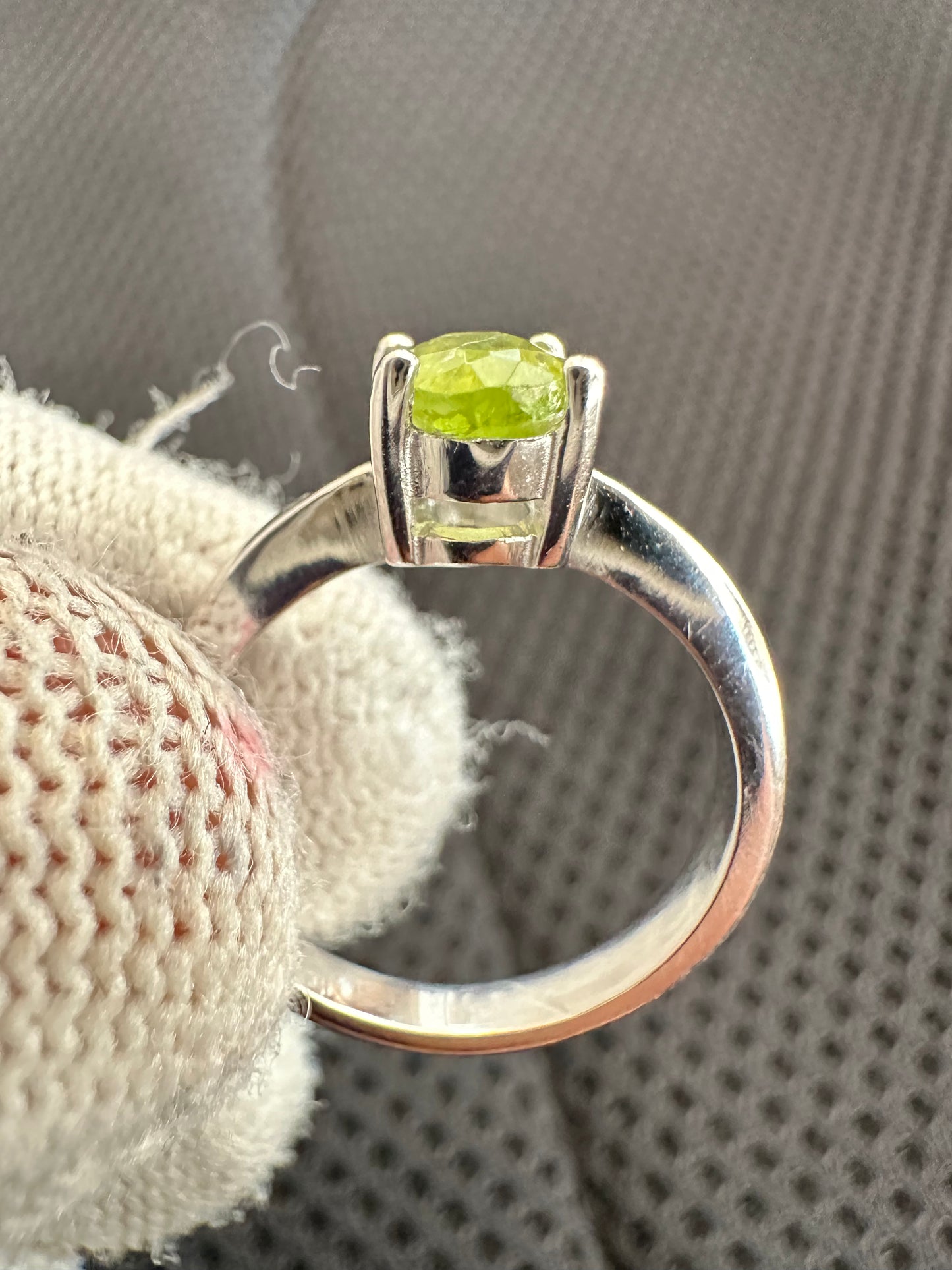 Elegant 925 Silver Ring with Yellowish Green Sapphire – September Birthstone Jewelry