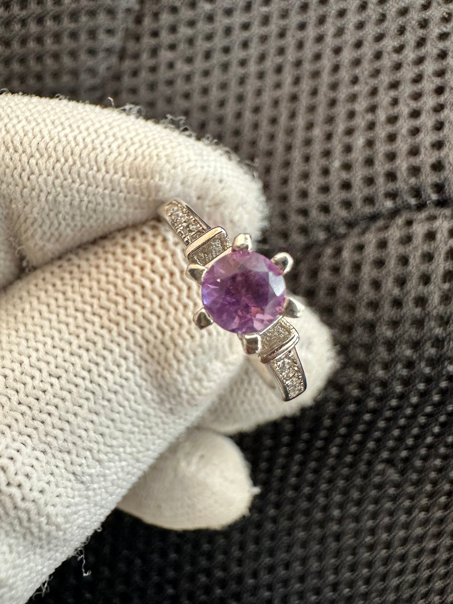 925 Silver Ring Featuring Radiant Amethyst – February's Birthstone