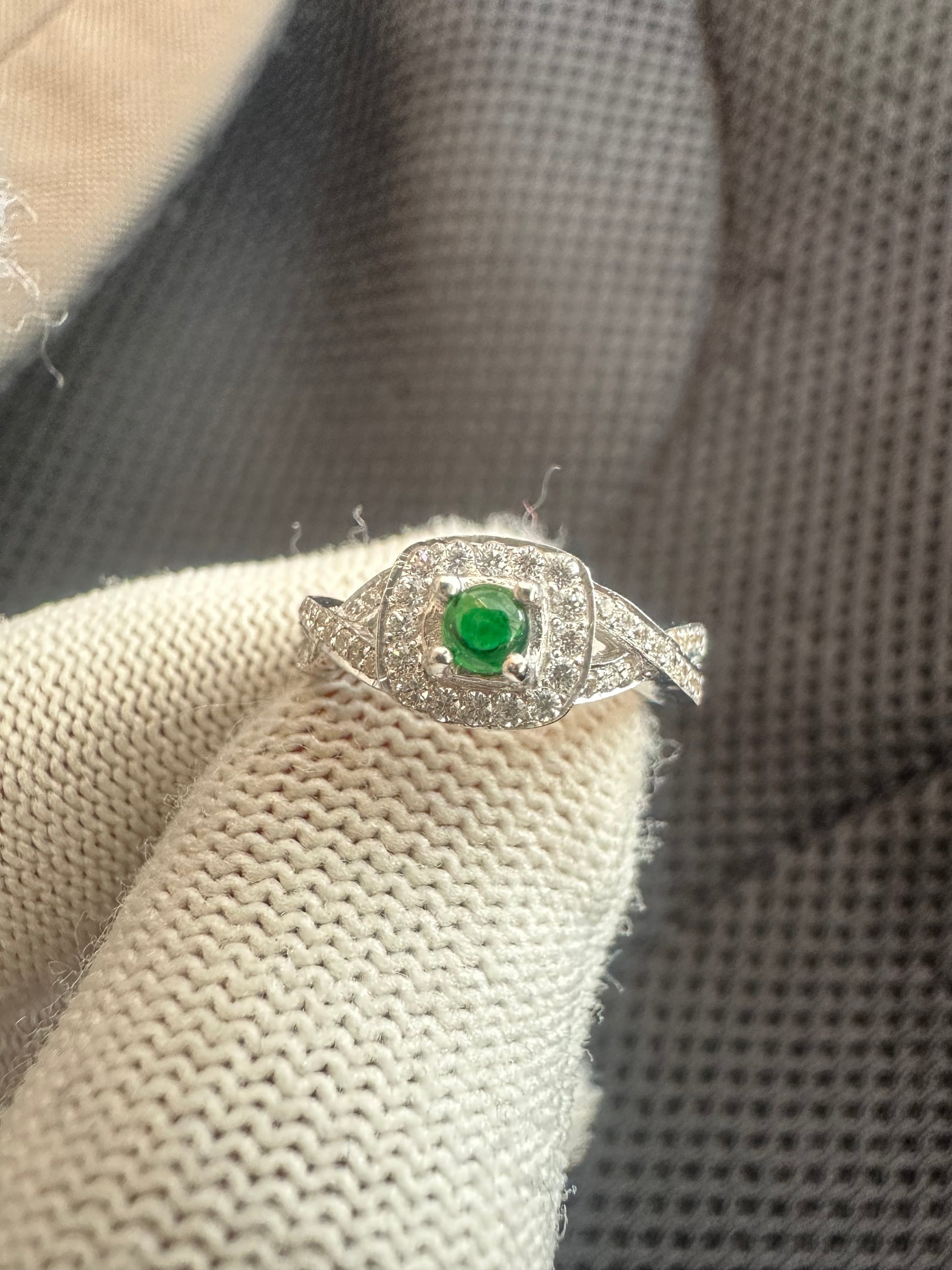 
Radiant Silver 925 Green Chrome Tourmaline Ring – October Birthstone Elegance
