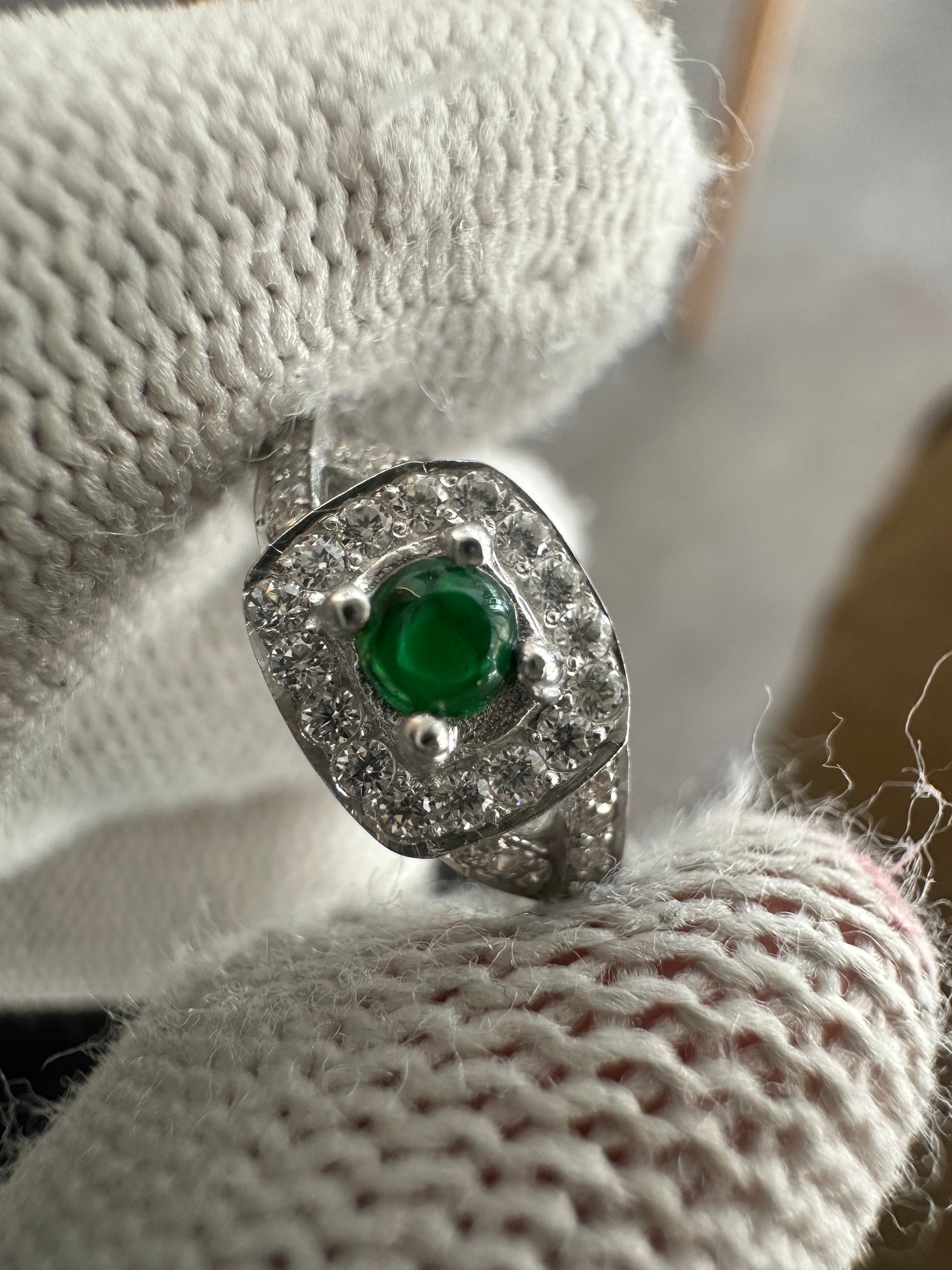 
Radiant Silver 925 Green Chrome Tourmaline Ring – October Birthstone Elegance
