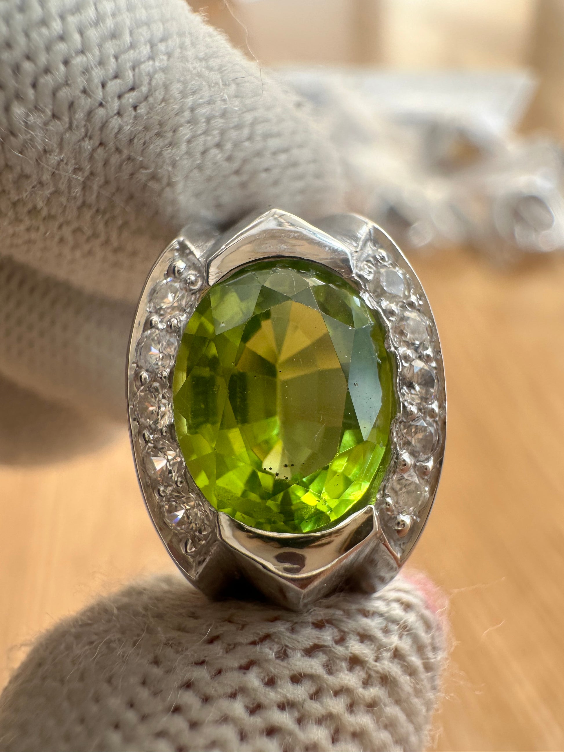 "925 Sterling Silver Peridot Ring with Cubic Zirconia Accents – August Birthstone Elegance"