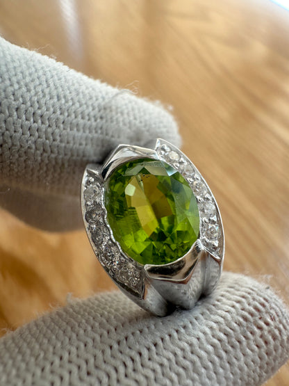 925 Sterling Silver Peridot Ring with Cubic Zirconia Accents – August Birthstone Elegance