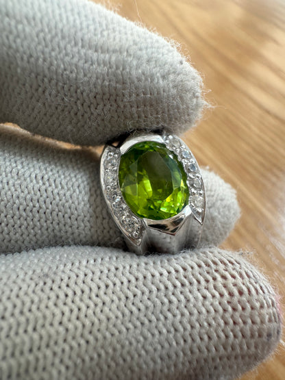 925 Sterling Silver Peridot Ring with Cubic Zirconia Accents – August Birthstone Elegance