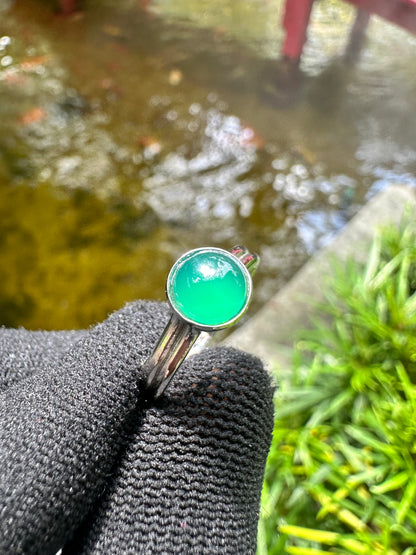 Elegant Minimalist Green Chalcedony Ring in 925 Sterling Silver June Birthstone  Healing Crystal Jewellery for Heart Chakra Balance & Inner Peace  Solitaire Natural Gemstone Fashion Ring, Perfect Gift for Her Birthday, Christmas, Anniversary