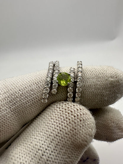 August Birthstone Peridot Ring with Moissanite Accents in Rhodium-Plated 925 Silver – A Stunning Gift for Her