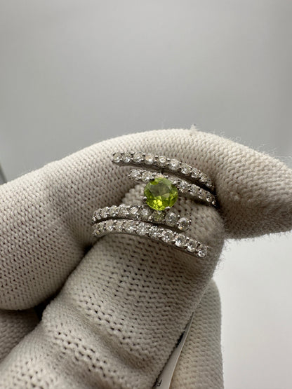 August Birthstone Peridot Ring with Moissanite Accents in Rhodium-Plated 925 Silver – A Stunning Gift for Her