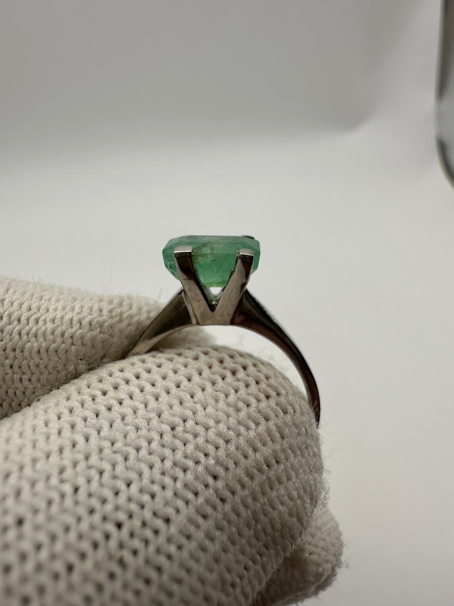 Dazzling Emerald Ring Rhodium Plated 925 Silver A Gift She'll Adore