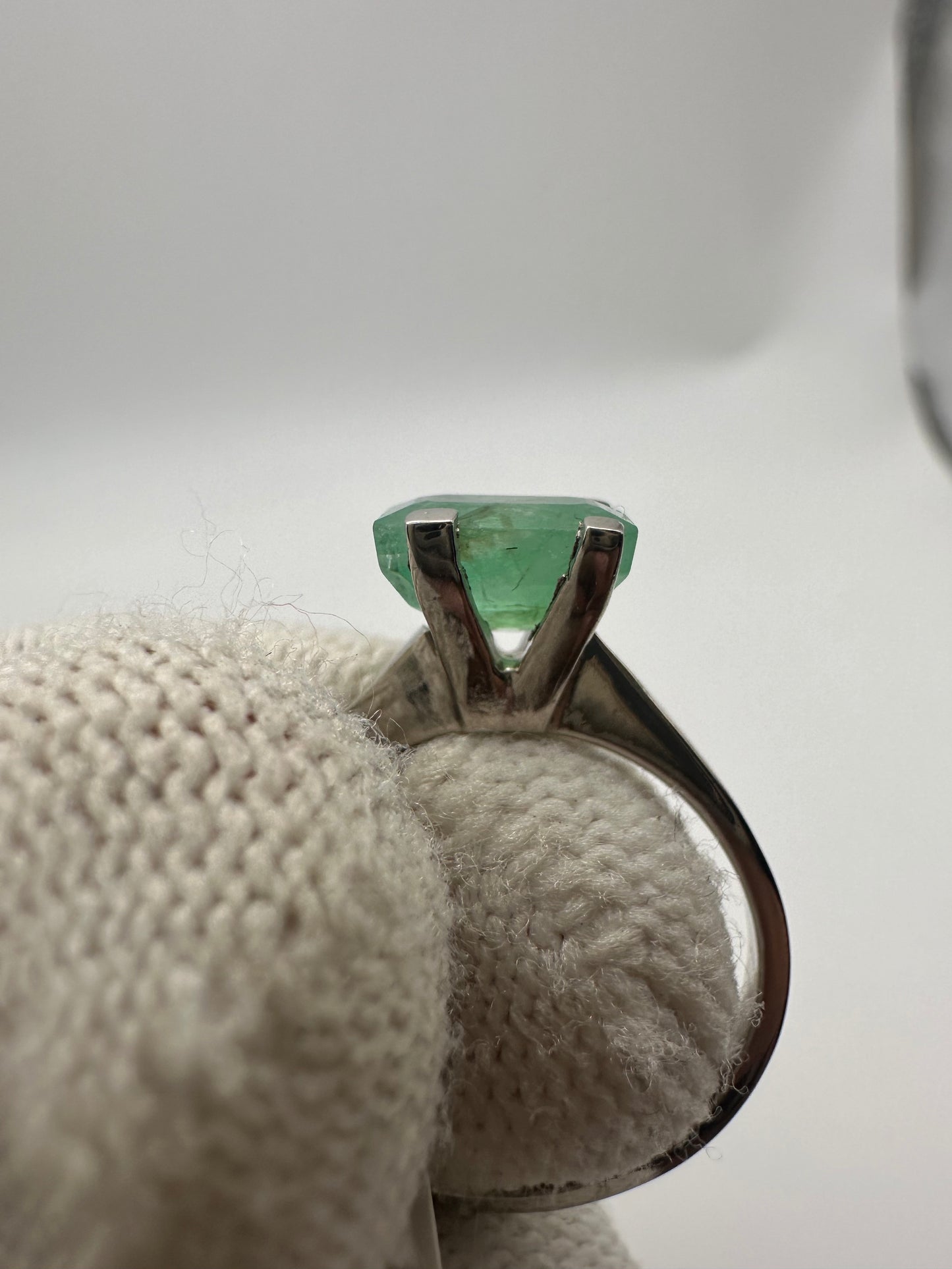 Dazzling Emerald Ring Rhodium Plated 925 Silver A Gift She'll Adore