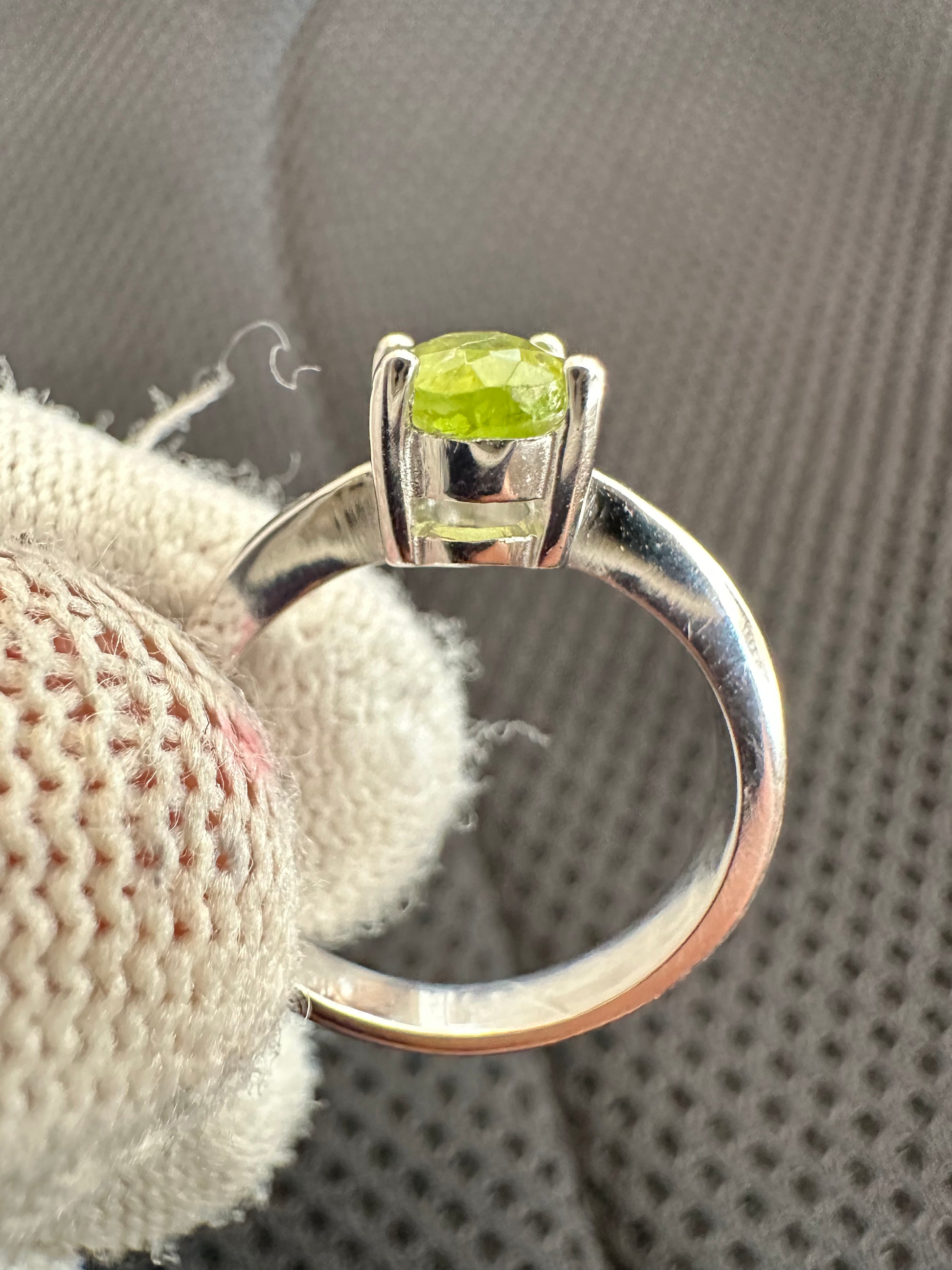 Elegant 925 Silver Ring with Yellowish Green Sapphire – September Birthstone Jewelry